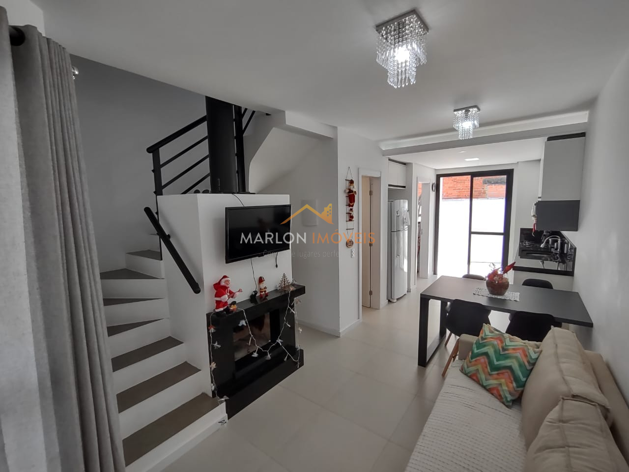 Casa à venda com 2 quartos, 89m² - Foto 2